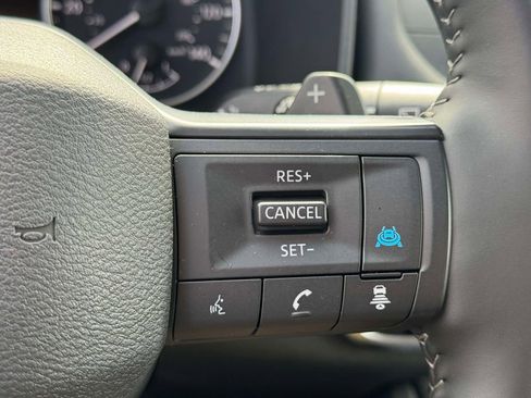 Used 2025 Nissan Rogue SV AWD/4WD image 21