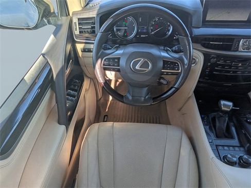 Used 2018 Lexus LX 570 4WD image 15