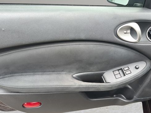 Used 2010 Nissan 370Z Touring RWD image 14