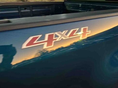 Used 2020 Chevrolet Colorado LT w/ LT Convenience Package image 11