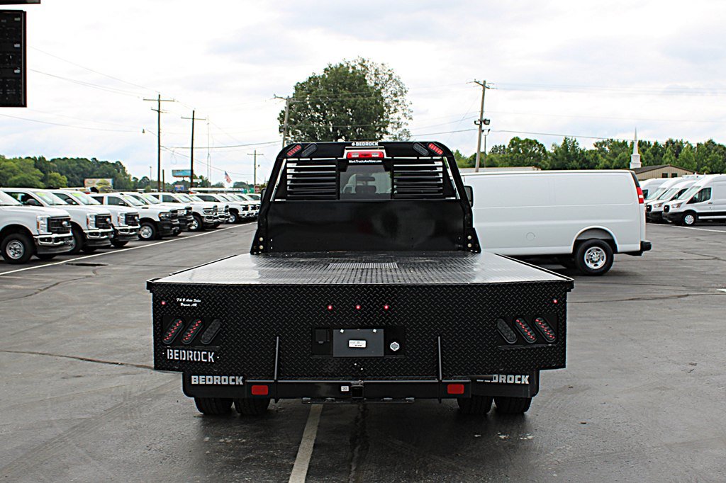 Used 2024 RAM 5500 Tradesman w/ Chrome Appearance Group AWD/4WD image 9
