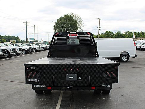Used 2024 RAM 5500 Tradesman w/ Chrome Appearance Group AWD/4WD image 9