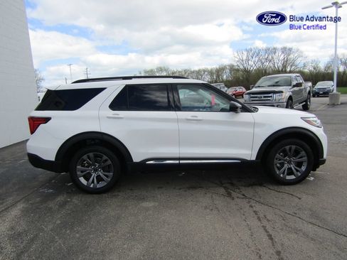 Certified 2025 Ford Explorer Active w/ Active Comfort Package AWD/4WD image 8