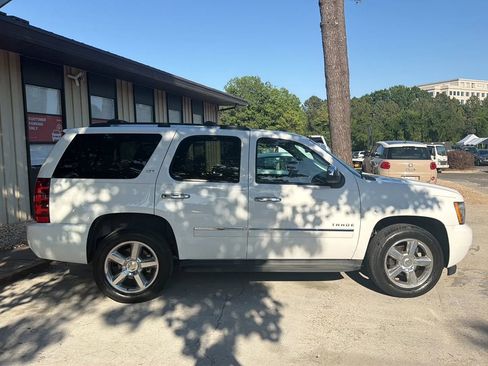 Used 2013 Chevrolet Tahoe LTZ AWD/4WD image 9