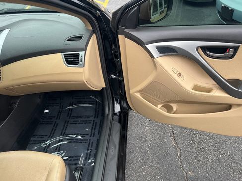 Used 2012 Hyundai Elantra Limited image 30