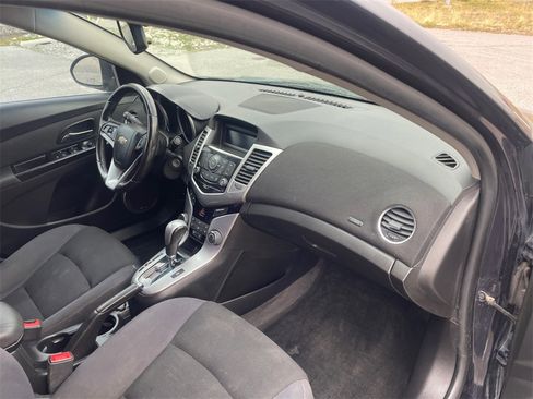 Used 2014 Chevrolet Cruze LT w/ All-Star Edition image 16