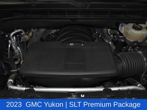 Used 2023 GMC Yukon SLT w/ SLT Premium Package AWD/4WD image 7