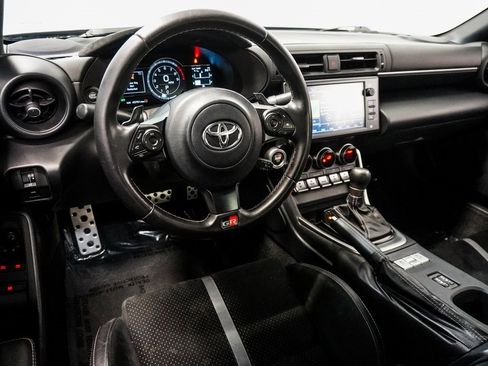 Used 2022 Toyota GR86 Premium image 8