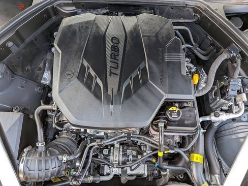 Used 2025 Genesis G70 2.5T RWD image 35