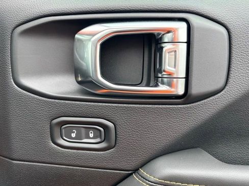 New 2025 Jeep Wrangler Unlimited Rubicon 392 image 18