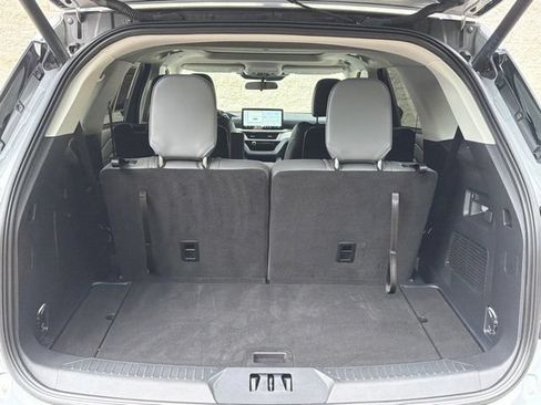Used 2025 Ford Explorer Active w/ Active Comfort Package AWD/4WD image 12