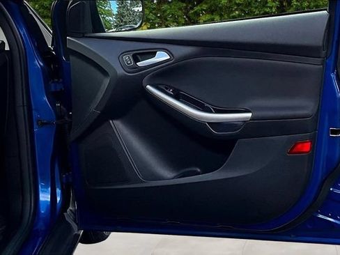 Used 2018 Ford Focus Titanium FWD image 28