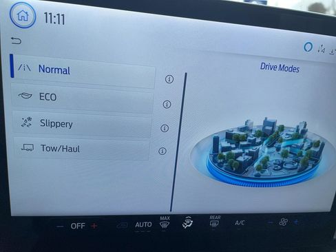 Used 2023 Ford Transit 350 XLT image 9