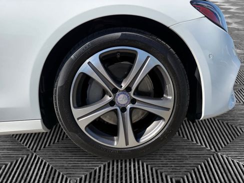 Certified 2017 Mercedes-Benz E 300 4MATIC image 9