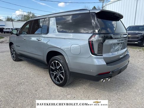 Used 2025 Chevrolet Suburban RST w/ Comfort Package image 3