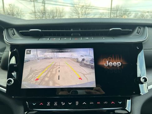 New 2026 Jeep Grand Cherokee Altitude AWD/4WD image 22