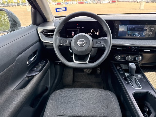 Used 2025 Nissan Kicks SV AWD/4WD image 17
