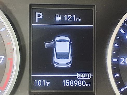 Used 2019 Hyundai Elantra SEL FWD image 19