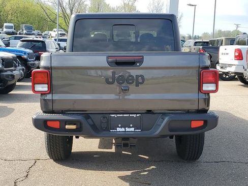 New 2026 Jeep Gladiator Sport AWD/4WD image 6