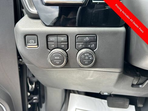 Used 2025 Chevrolet Silverado 1500 LT Trail Boss w/ Convenience Package II AWD/4WD image 6