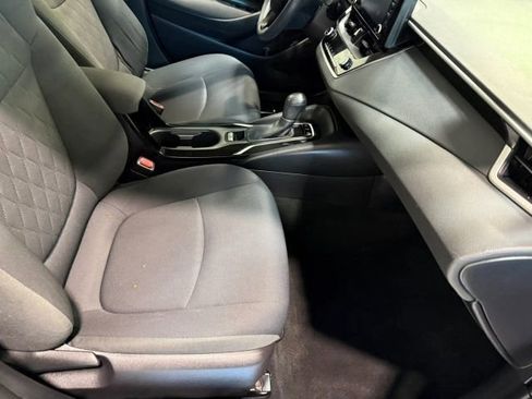 Used 2022 Toyota Corolla LE FWD image 28