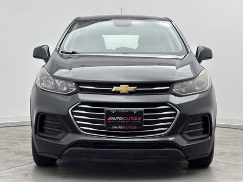 Used 2019 Chevrolet Trax LS FWD image 2