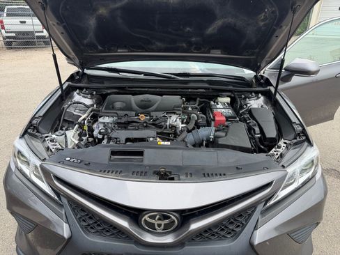 Used 2018 Toyota Camry SE w/ Moonroof Package FWD image 21