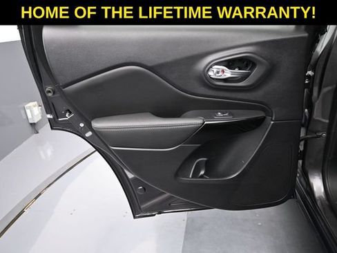 Used 2023 Jeep Cherokee Altitude Lux AWD/4WD image 37