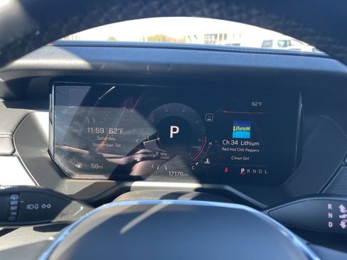 Used 2025 GMC Acadia Elevation FWD image 26