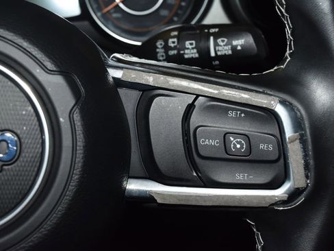 Used 2021 Jeep Wrangler Unlimited Sahara w/ Uconnect 4C Nav & Sound Group AWD/4WD image 9