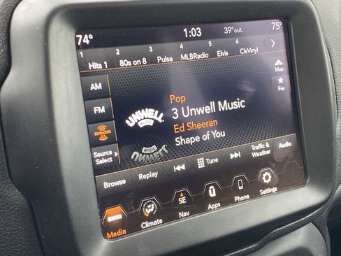 Used 2023 Jeep Renegade Trailhawk image 19