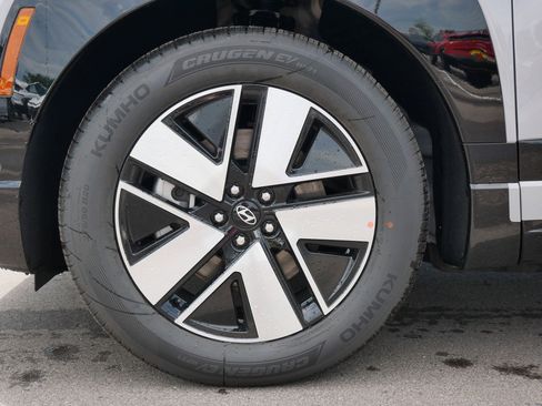 New 2026 Hyundai Ioniq 9 SEL image 5