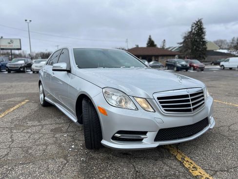 Used 2013 Mercedes-Benz E 350 E350 4MATIC Sedan image 11