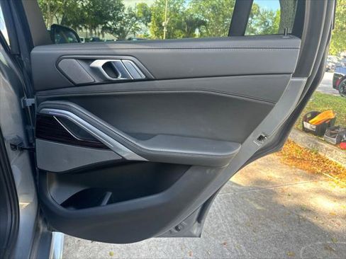 Used 2025 BMW X6 xDrive40i w/ Climate Comfort Package image 23