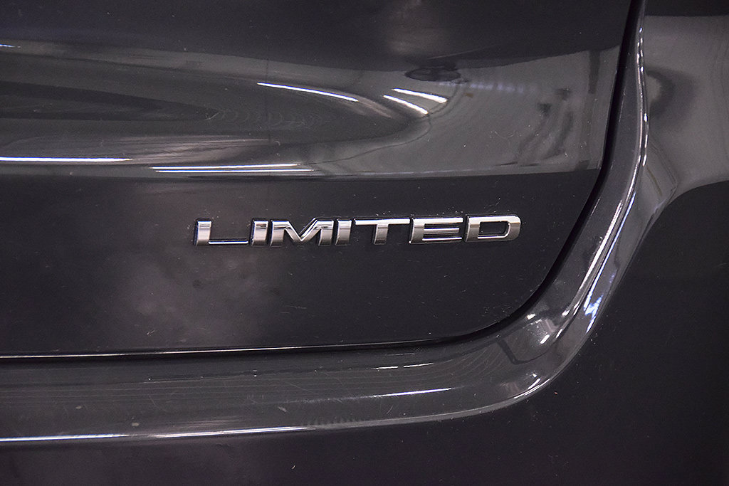 Used 2018 Jeep Compass Limited w/ Navigation Group AWD/4WD image 12