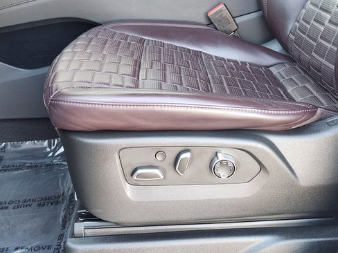 Used 2022 Cadillac Escalade ESV Sport Platinum w/ LPO, ONYX Package image 23