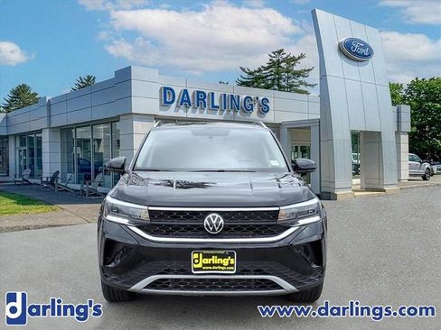 Used 2022 Volkswagen Taos SE AWD/4WD image 2
