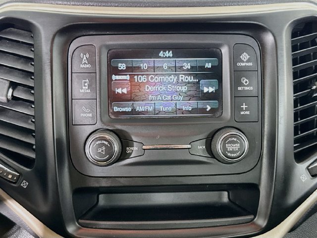 Used 2018 Jeep Cherokee Latitude FWD image 15