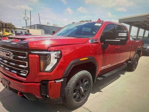 Used 2025 GMC Sierra 2500 AT4 w/ AT4 Premium Plus Package AWD/4WD image 5