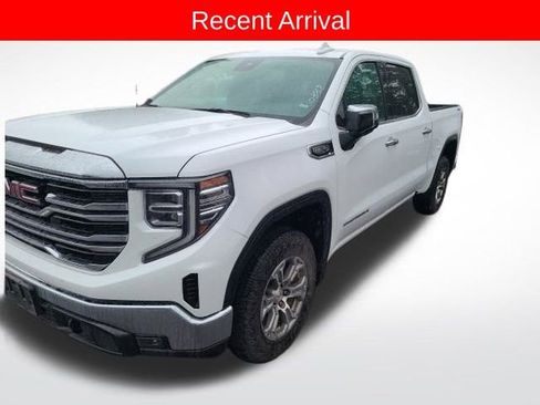 Used 2025 GMC Sierra 1500 SLT image 3