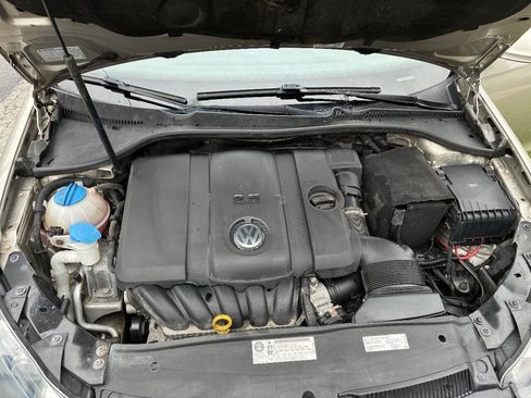 Used 2013 Volkswagen Jetta SE FWD image 12