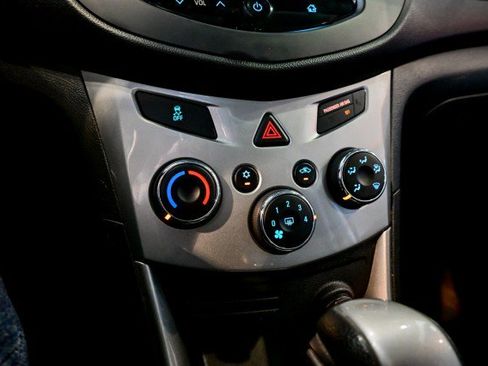 Used 2015 Chevrolet Trax LT w/ LT Sun and Sound Package AWD/4WD image 33