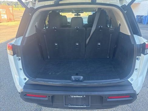Used 2025 Nissan Pathfinder SV FWD image 8