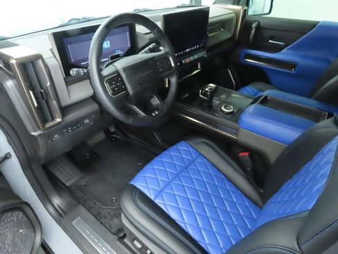 Used 2024 GMC Hummer EV 3X w/ LPO, Illumination Package image 9