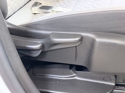Used 2021 Chevrolet Equinox LS w/ LPO, Blackout Package FWD image 32