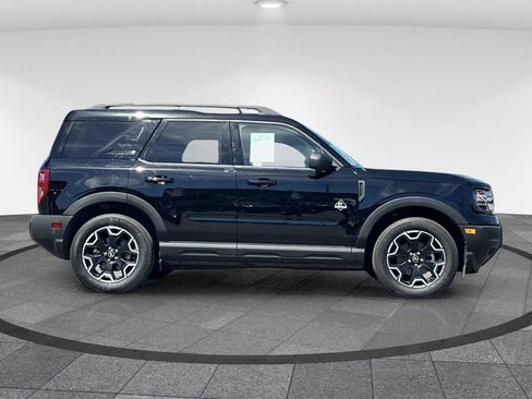 Certified 2025 Ford Bronco Sport Outer Banks w/ Outer Banks Tech Package+ AWD/4WD image 3