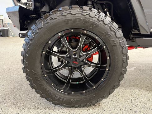Used 2016 Jeep Wrangler Unlimited Rubicon AWD/4WD image 9