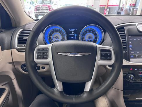 Used 2014 Chrysler 300 AWD w/ Driver Convenience Group image 21