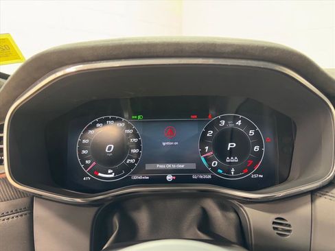 Used 2023 Jaguar F-PACE SVR image 17