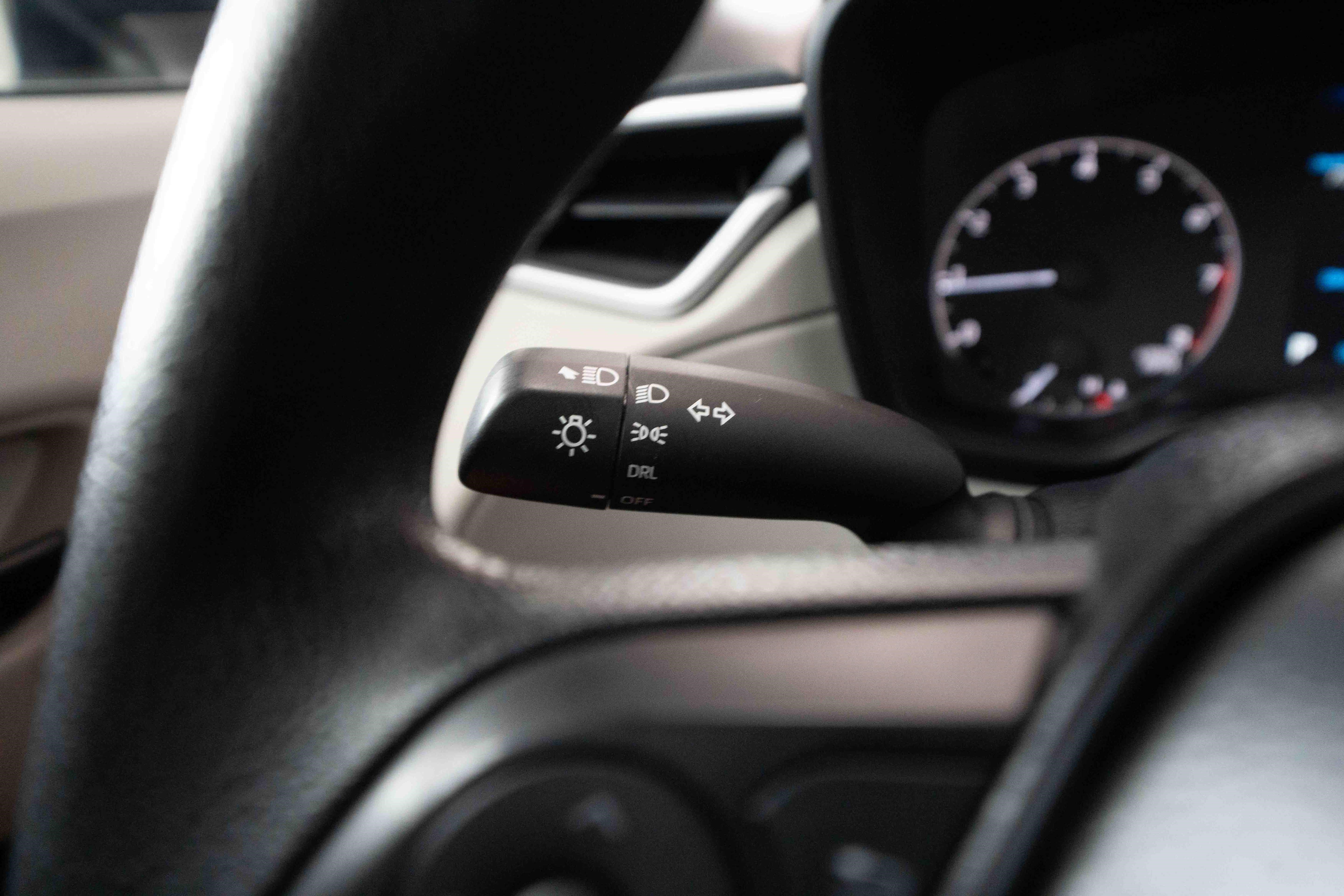 Used 2025 Toyota Corolla Cross L AWD/4WD image 13